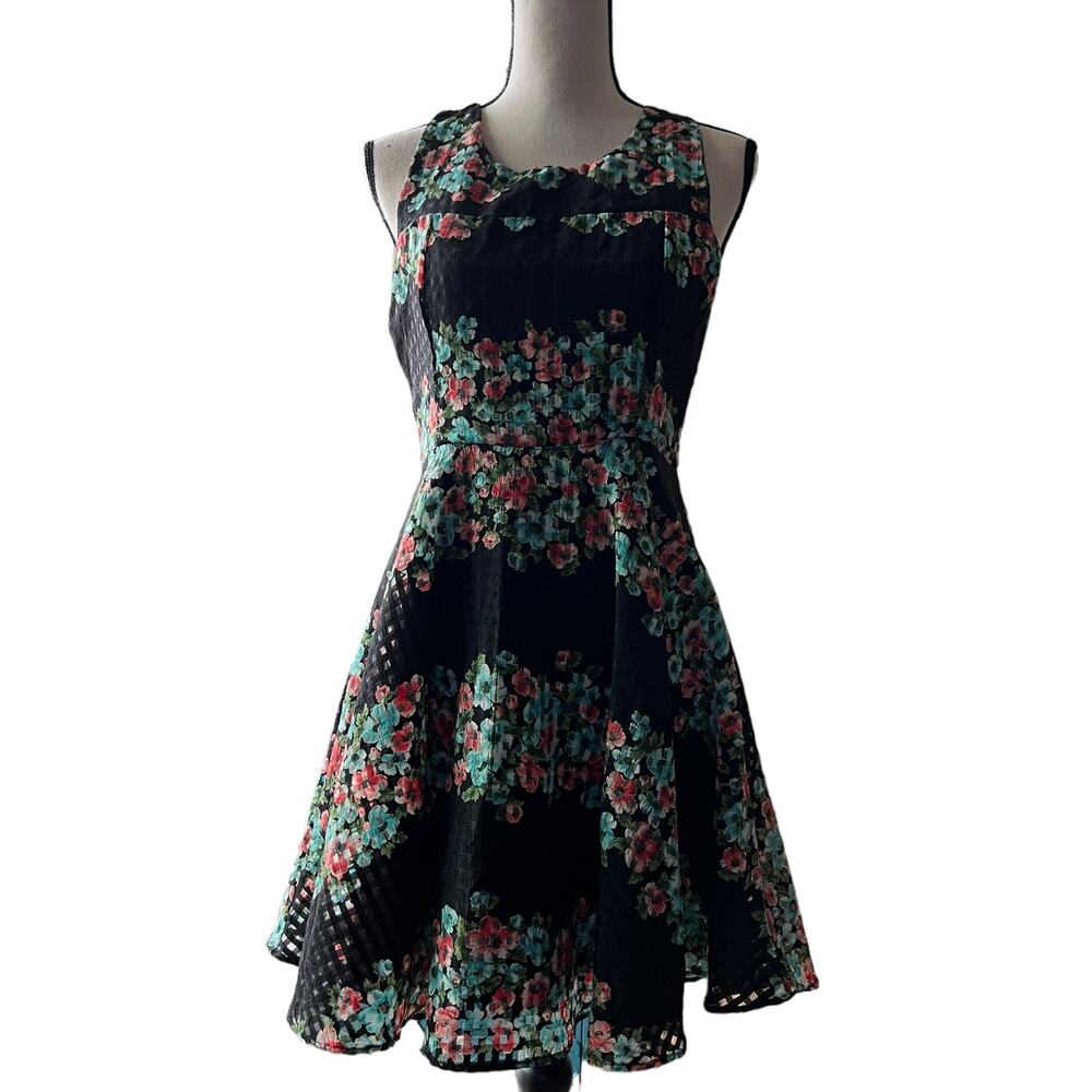 Everleigh LBD Black Floral Dress Open Back Sleeveless Lined Knee Length Size L